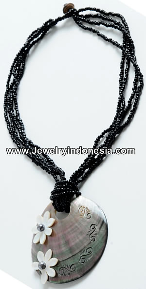 Mother of Pearl Shell Necklaces Bali Indonesia